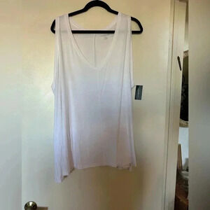 White Sleeveless V-Neck Tank/Cami